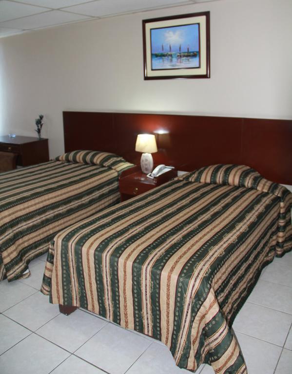 גוויאקיל Hotel La Torre מראה חיצוני תמונה