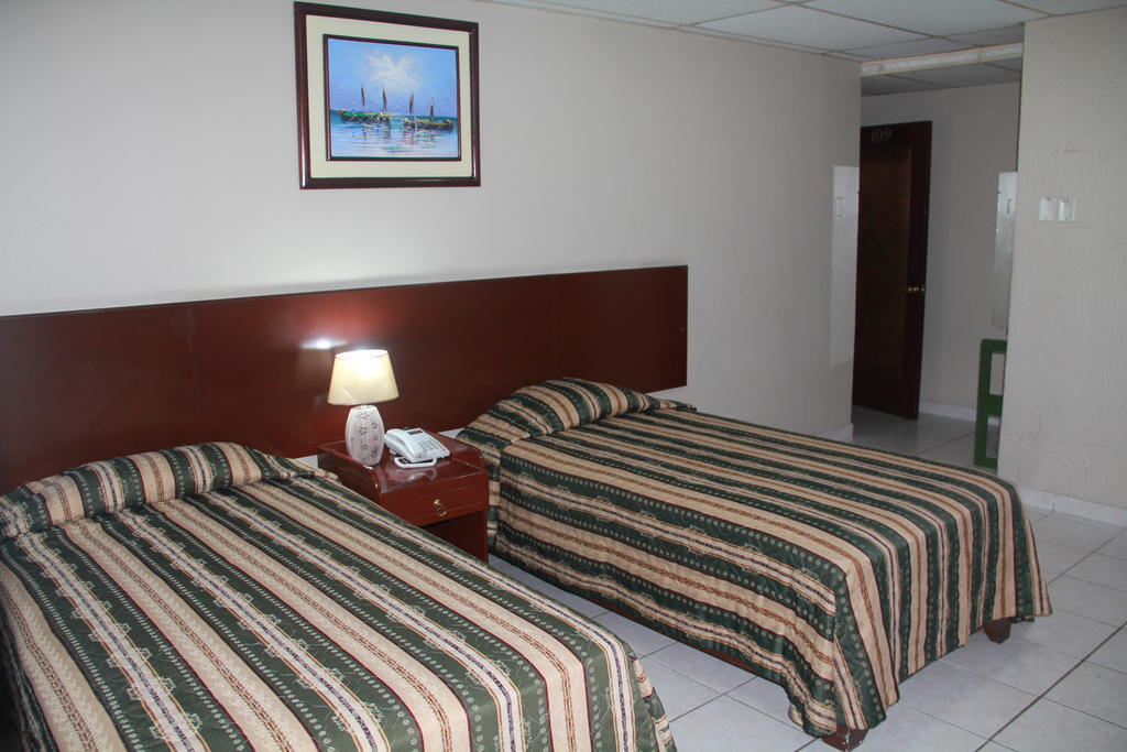 גוויאקיל Hotel La Torre חדר תמונה