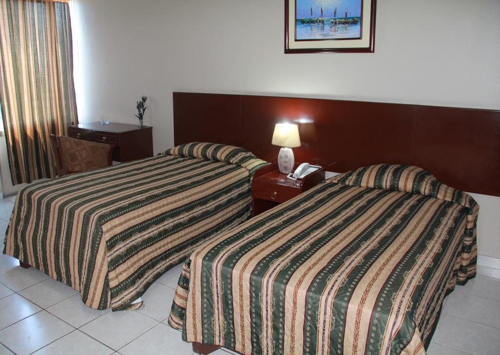 גוויאקיל Hotel La Torre חדר תמונה