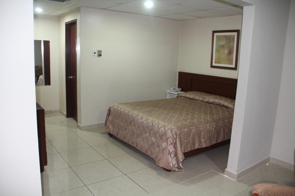 גוויאקיל Hotel La Torre מראה חיצוני תמונה