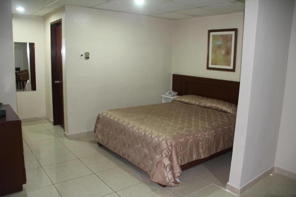 גוויאקיל Hotel La Torre מראה חיצוני תמונה