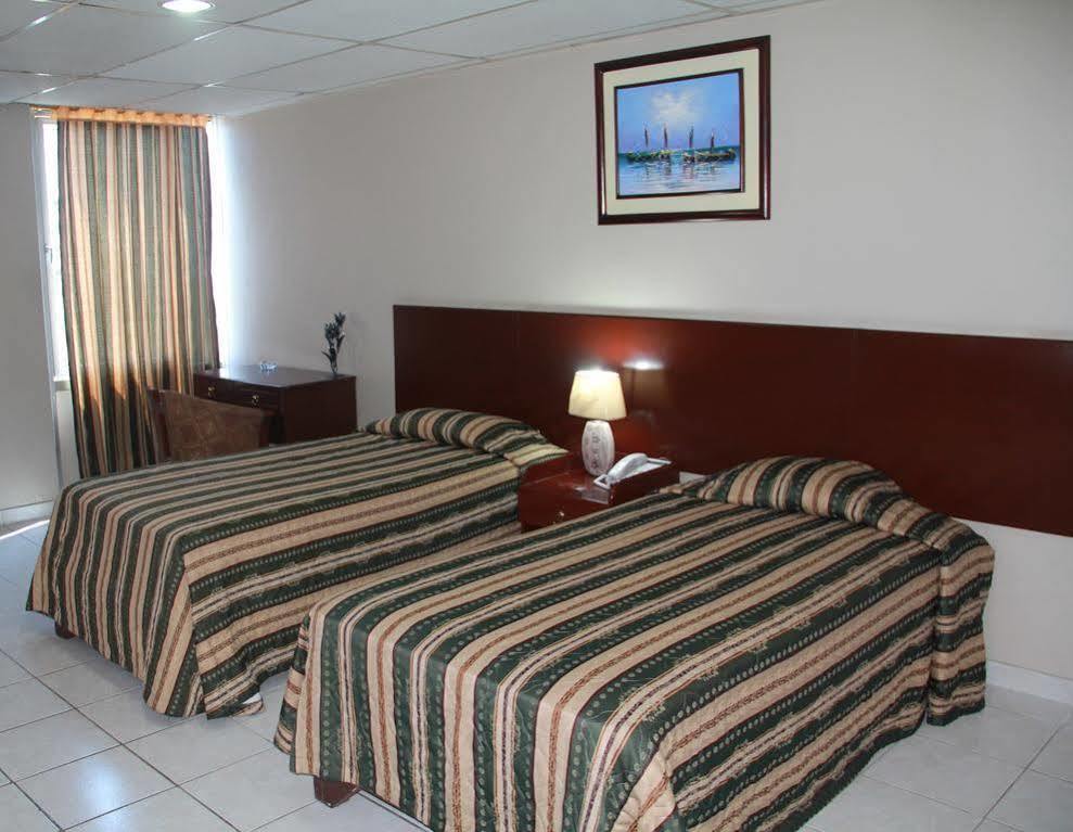 גוויאקיל Hotel La Torre מראה חיצוני תמונה